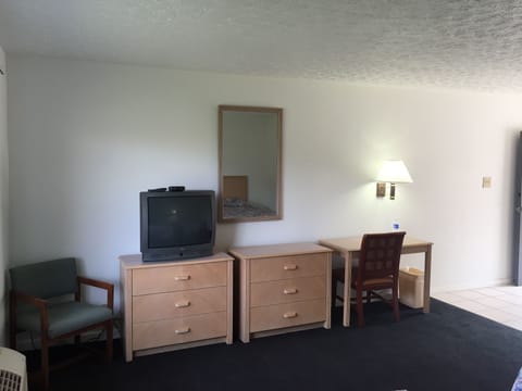 Classic Room, 2 Double Beds | Desk, iron/ironing board, free WiFi