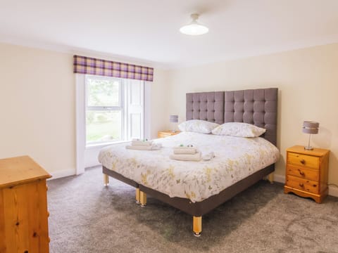 Double bedroom | Dalnaglar Cottage - Dalnaglar Castle and Cottages, Glenshee, Cairngorms