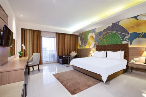 Executive Room, 1 King Bed | In-room dining