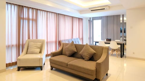 Apartment | Living area | TV