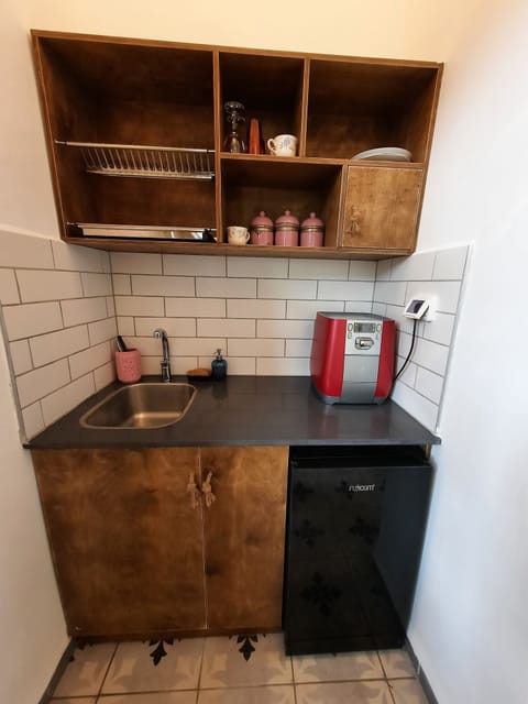 Basic Studio | Private kitchen | Mini-fridge