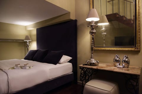 Romantic Studio | Premium bedding, in-room safe, soundproofing, free WiFi