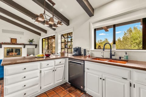 Fully stocked kitchen ready for you!