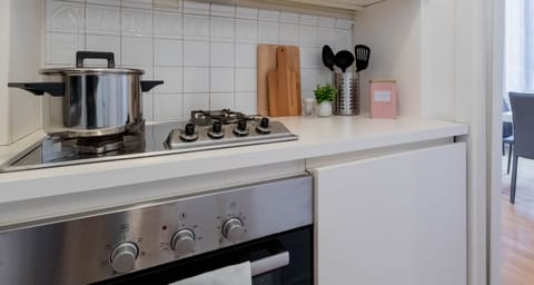 Apartment | Private kitchen | Fridge, microwave, oven, stovetop