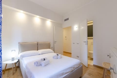 Apartment, 3 Bedrooms | 3 bedrooms, desk, free WiFi, bed sheets