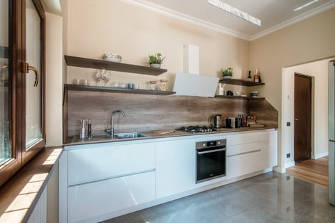Apartment | Private kitchen | Coffee/tea maker, electric kettle, dining tables