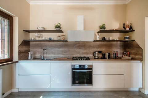 Apartment | Private kitchen | Coffee/tea maker, electric kettle, dining tables