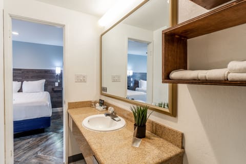 Standard Room, 2 Queen Beds | Bathroom | Free toiletries, hair dryer, towels