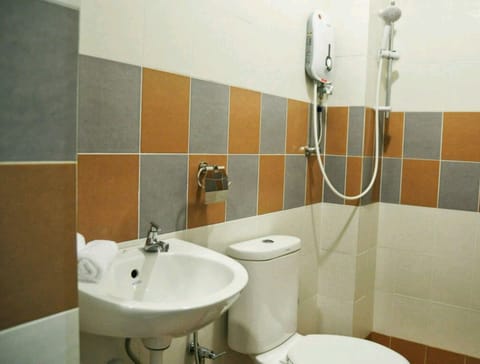 Superior Room, No Windows | Bathroom | Shower, hair dryer, slippers, bidet