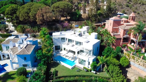 Modern luxury villa in Rio Real