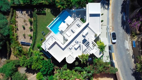 Luxurious villa with 5 bedrooms for 9 guests