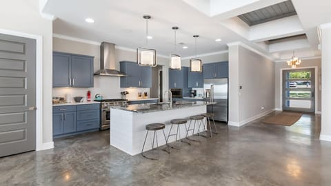 121 Bud Lane: Kitchen