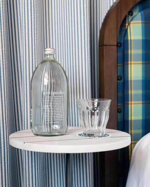 Lunch, dinner, brunch served; French cuisine