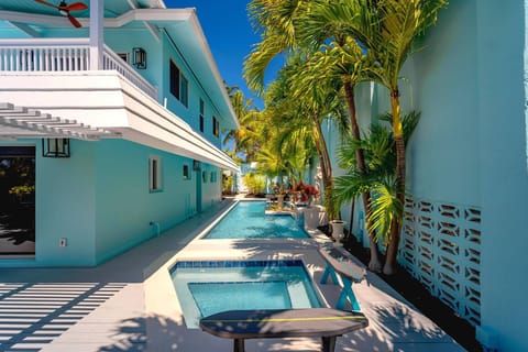 Make the most of your day by relaxing in the pool or hot tub, both with a stunning view overlooking the canal