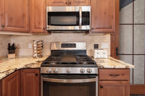 SWP 751 Mountain Terrace kitchen area