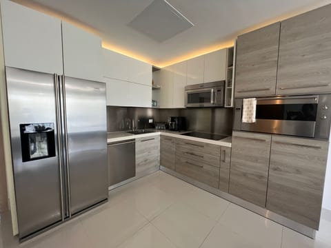 Exclusive Apartment, Balcony, Sea View | Private kitchen | Microwave, dishwasher, blender, griddle