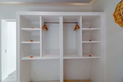 Basic Villa, 1 King Bed | 1 bedroom, in-room safe, desk, laptop workspace