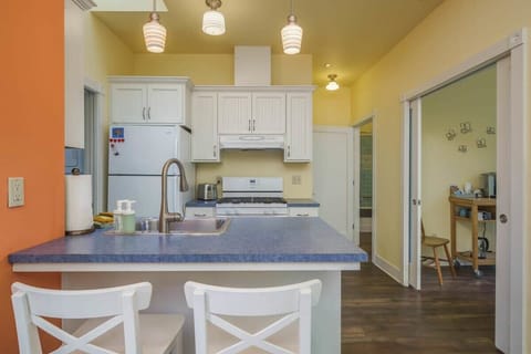 #StayInMyDistrict #BookDirect #LakeOswego #FirstAddition #Oregon #Superhost