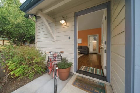 #StayInMyDistrict #BookDirect #LakeOswego #FirstAddition #Oregon #Superhost