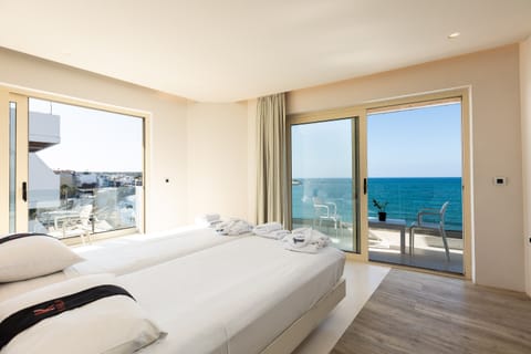 Junior Suite, Sea View | In-room safe, desk, soundproofing, iron/ironing board