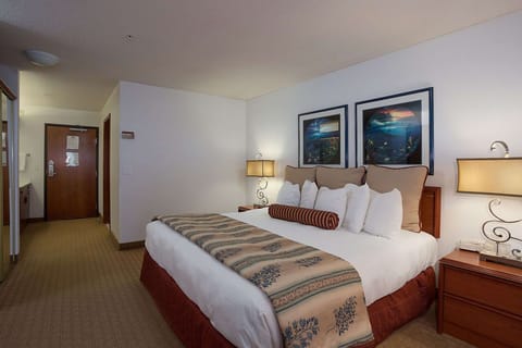 Junior Suite, 1 King Bed, Ocean View | In-room safe, desk, laptop workspace, iron/ironing board