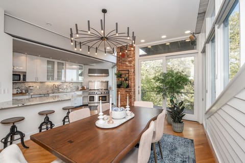 Open Kitchen with Modern finishes & appliances - an entertainer`s dream!