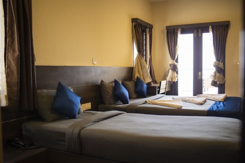 Family Triple Room | Egyptian cotton sheets, premium bedding, down comforters