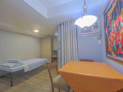 Suite, 2 Bedrooms | Desk, free WiFi, bed sheets