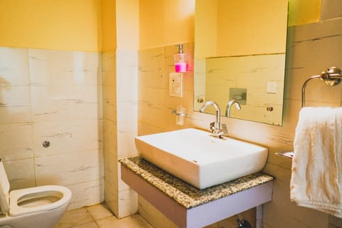 Deluxe Double Room | Bathroom