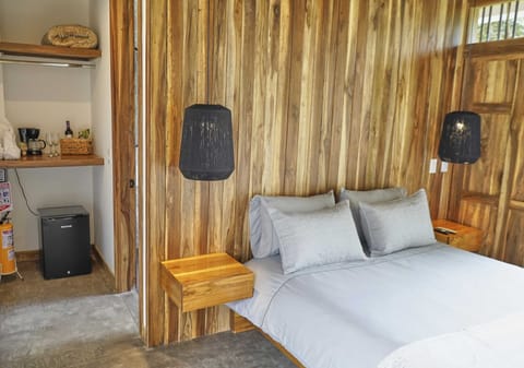 Classic Cabin | Minibar, in-room safe, free WiFi, bed sheets