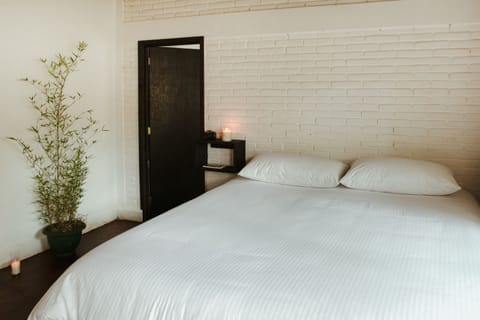 Standard Double Room | Free WiFi, bed sheets