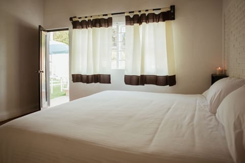 Standard Room | Free WiFi, bed sheets