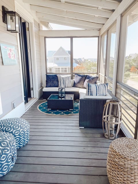 Screened in Porch -2nd floor