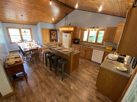Roomy Kitchen &amp; Dining Area