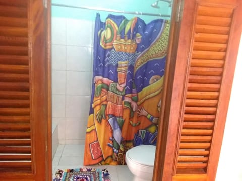Family Quadruple Room | Bathroom | Shower, rainfall showerhead, towels, soap