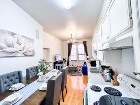 Full Kitchen includes all pots, pans, silverware, coffee maker, coffee, sugar, creamer, tea, blender, toaster, refrigerator, microwave, glasses, wine glasses and cooking/eating utensils