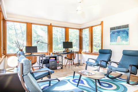 Wades Cabin - office space