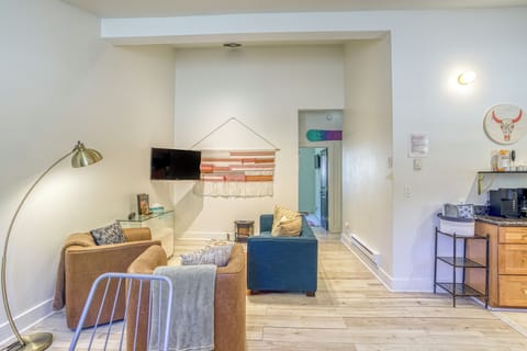 Living Room - Hallway view