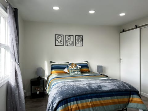 Apartment 1 | Premium bedding, memory foam beds, iron/ironing board, free WiFi