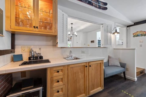 Ba320431 8707 4a5d a59c 20a3ac81a78a