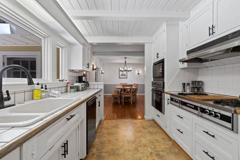 428db4b4 33f7 4363 92ab 92b00f81c0ba