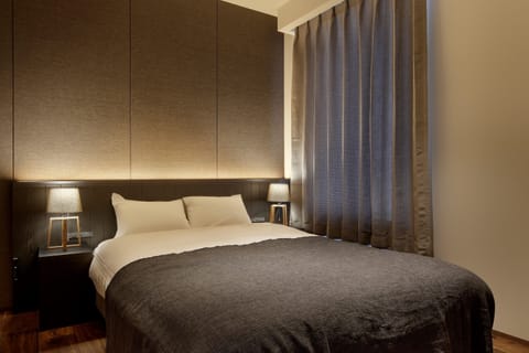 PENTHOUSE SUITE, Non Smoking | In-room safe, blackout drapes, free WiFi