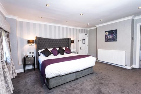 Deluxe Suite | Iron/ironing board, free WiFi, bed sheets