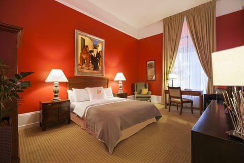 Superior Room, 1 Queen Bed | Premium bedding, down comforters, pillowtop beds, in-room safe