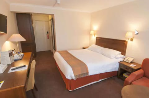 Standard Double Room | Premium bedding, in-room safe, desk, iron/ironing board