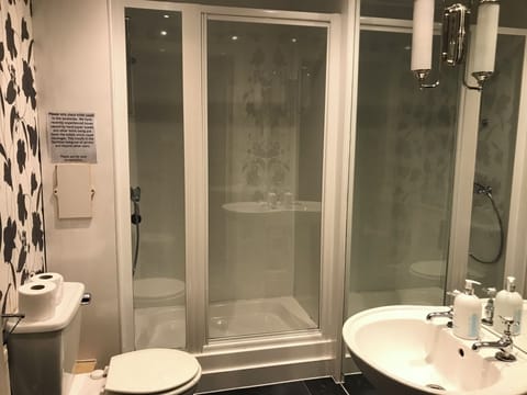 Single Room, Shared Bathroom (Room 6) | Bathroom | Towels