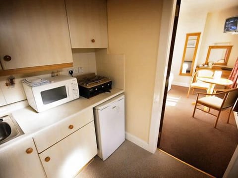 Coffee/tea maker, electric kettle, highchair