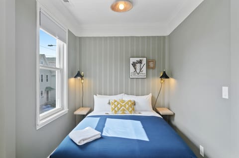 Bedroom, Indoors, Room, Bed, Furniture