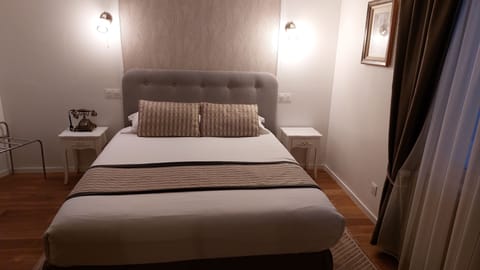 Premium bedding, individually decorated, desk, blackout drapes