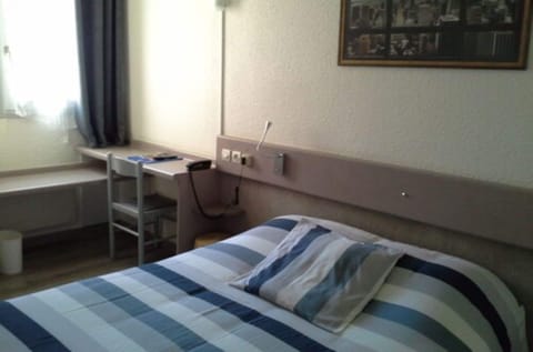 Standard Single Room | Individually decorated, desk, blackout drapes, free WiFi